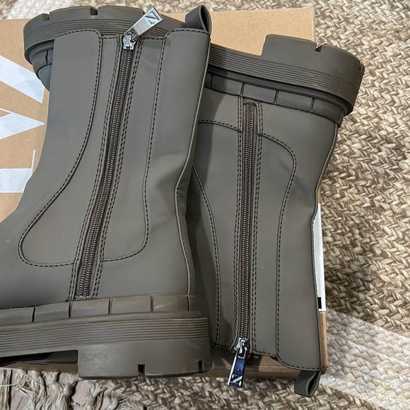 Zara NWOT low heeled khaki boots - Picture 4 of 13